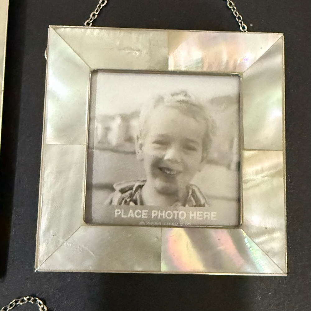 3 Vintage 2003 HALLMARK MOP Mother of Pearl Miniature Mini Photo Frame Ornaments - Picture 3 of 11
